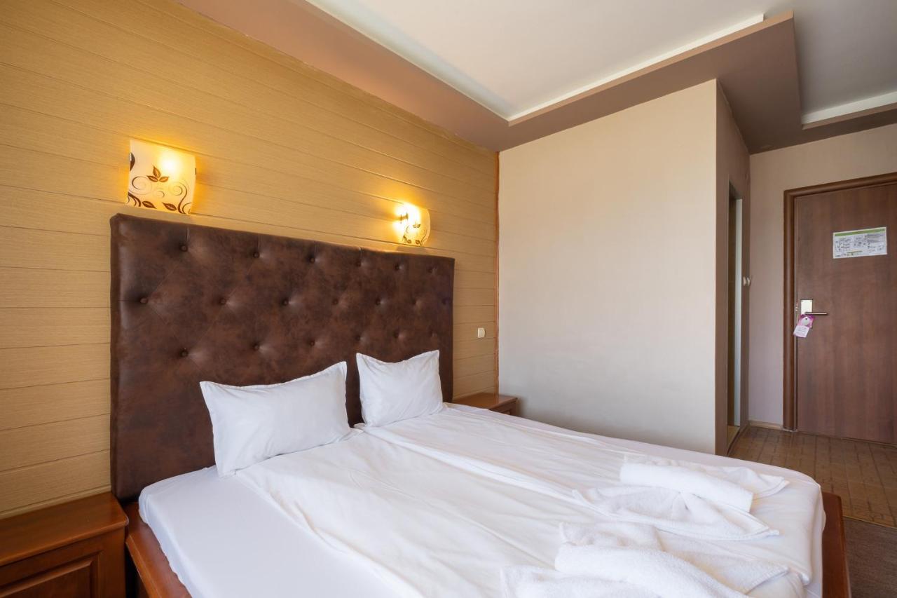 Complex Katalina Hotel Tsigov Chark Exterior photo